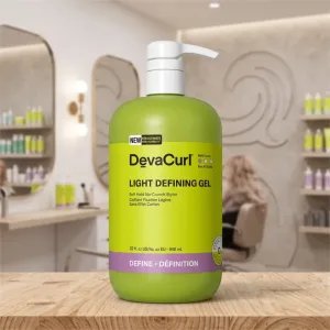 DevaCurl Light Defining Gel Lágy tartást biztosító, ragadásmentes formázó gél – 946 ml