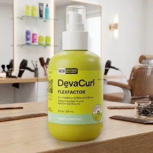 DevaCurl FlexFactor Fürt Rugalmasságot Megőrző Haj-Alapozó Minden Hajtípusra – 236 ml (8 fl. oz.)