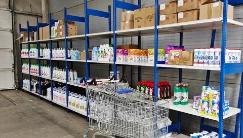 Tisztítószerek és háztartási vegyi áruk a VLShop szadai üzletének polcain